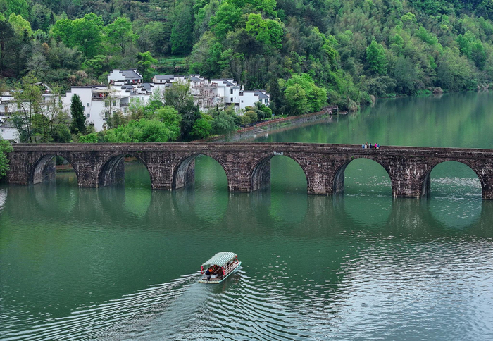 安徽休宁:烟雨山村春色美|云山镇|山村|休宁县_新浪新闻