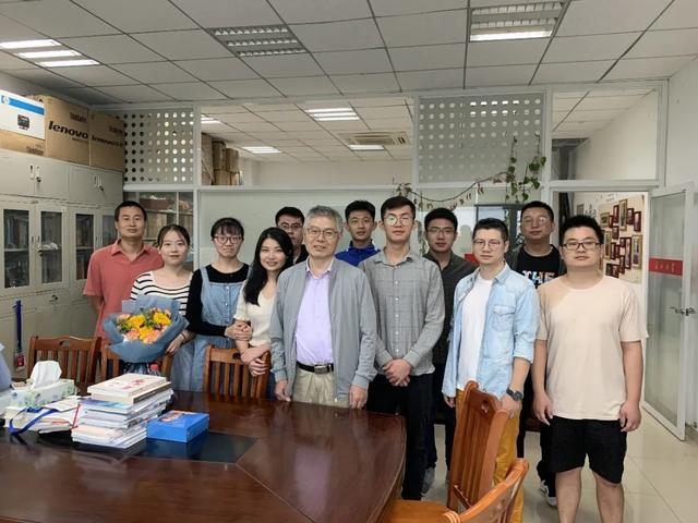 长江大学博士2000字古文谢师恩感人肺腑全文公布