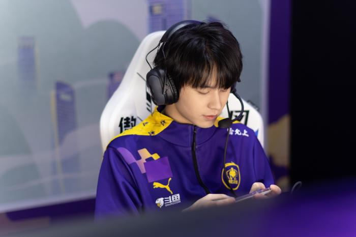 kpl选手无畏:迷雾漫漫,终有明天|春季赛_新浪新闻