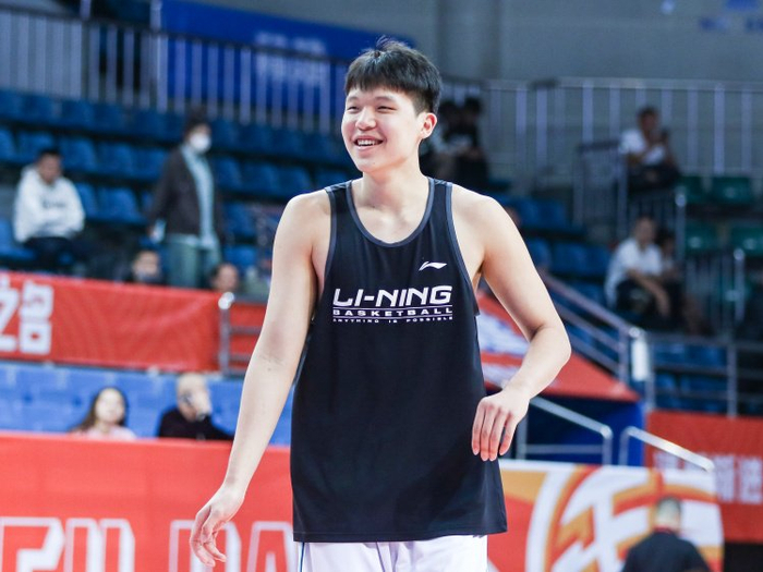 苏群把跑跳心肺对抗提高凭杨瀚森的天赋打nba绝对没问题