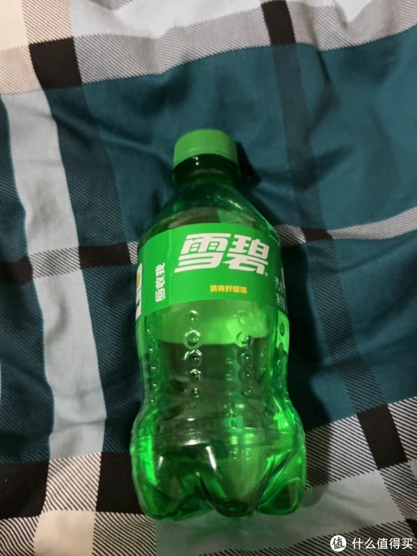 念念不忘的小绿瓶,好喝好清爽|雪碧|杯子|外出_新浪