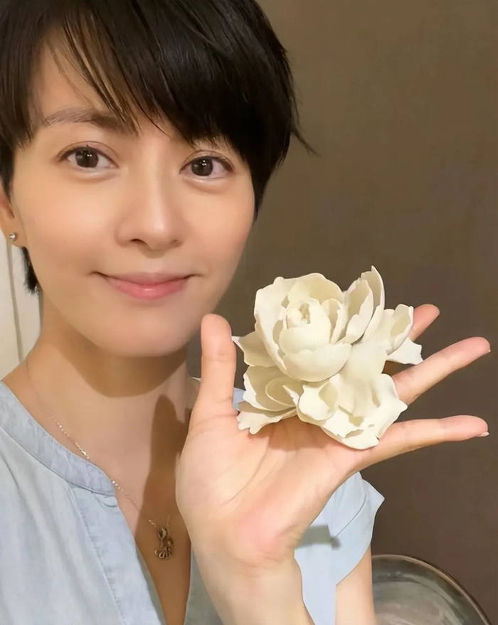 郑伊健,35岁闪婚外籍丈夫,如今怎样了|梁咏琪|郑伊健|邵美琪_新浪新闻