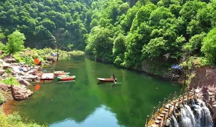 女娲神话之乡—银河大峡谷小沟背风景区又称为银河大峡谷风景区是中山
