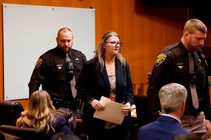 美国一中学生枪杀多人其父母被判刑|美国|密歇根州|珍妮弗_新浪新闻