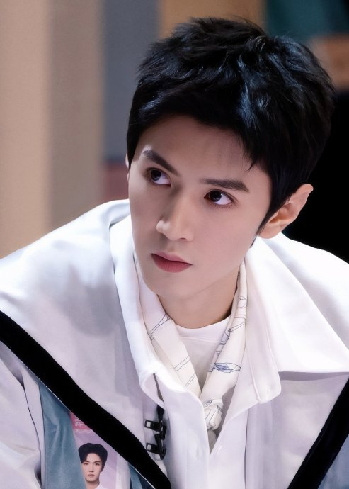 陈哲远大侦探 少年感满满|陈哲远|大侦探_新浪新闻