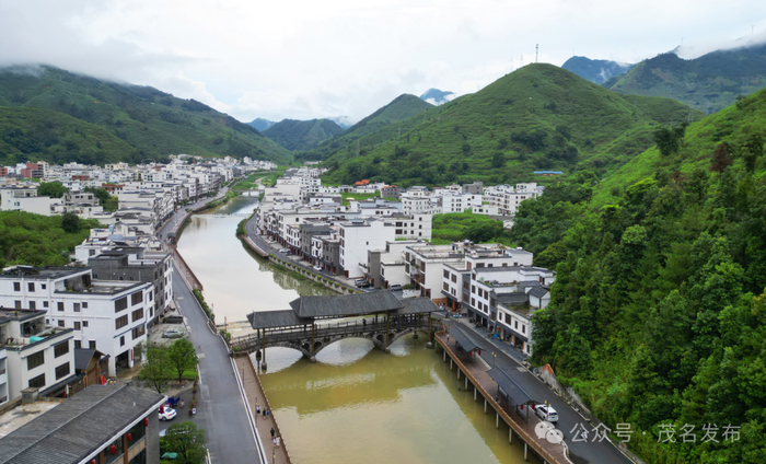 信宜市钱排镇双合村。
