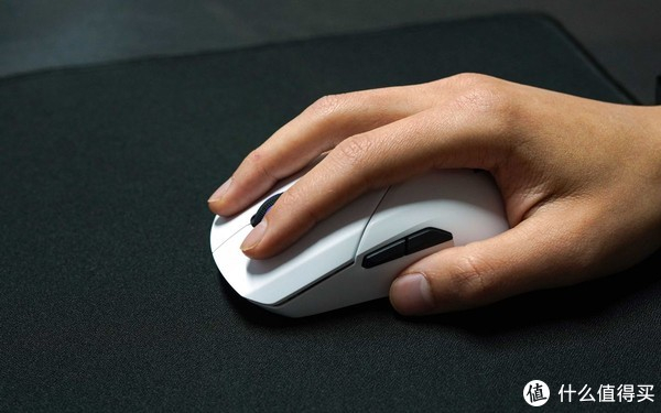 标配4k无线8k有线轻量化首选雷柏vt9air双模游戏鼠标测评