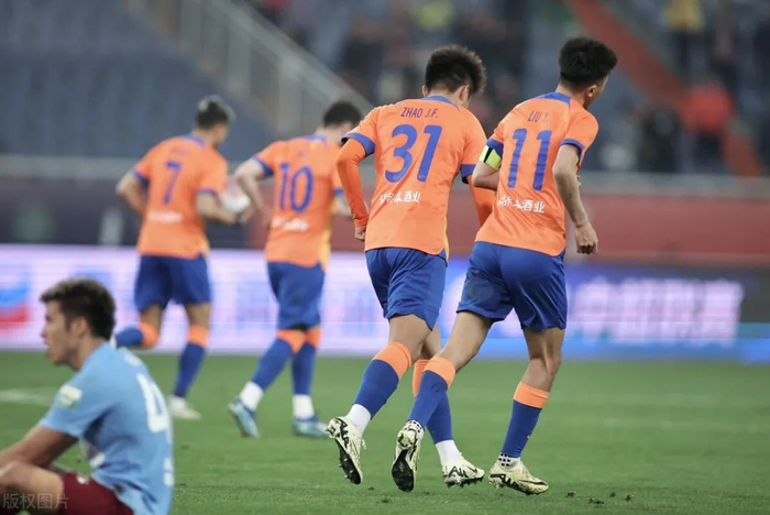 鲁能2比2战平河南队崔康熙首次跟俱乐部摊牌事关夏窗引援