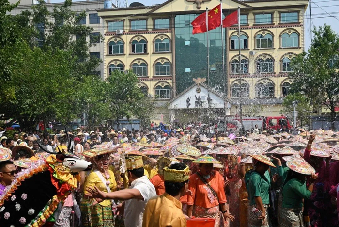游街线路:林业站岔路口>勐角中学>司法所门口>农贸市场路口>乡政府院