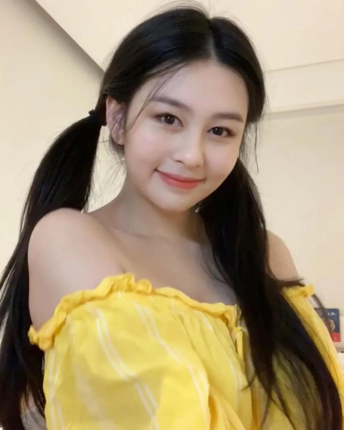 有一种"发育过猛"叫钟丽缇的女儿,这基因太强大了!