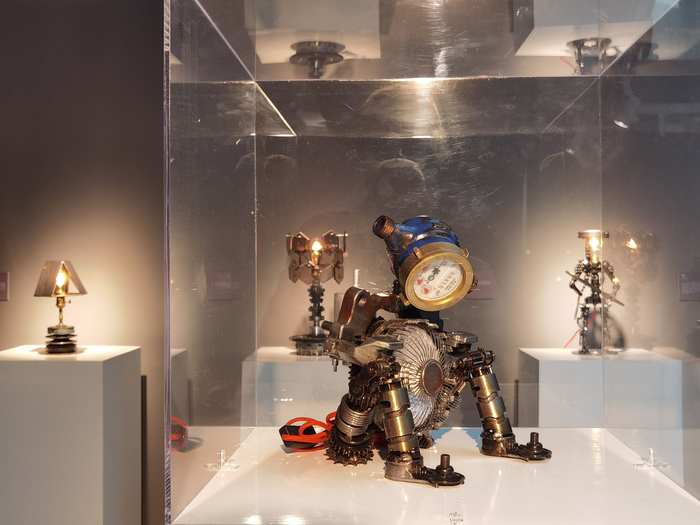 这个展览打开的奇幻艺术世界诠释着人人都是艺术家