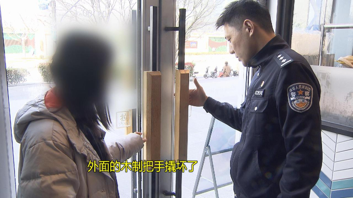 15岁少年盗走两辆共30万元摩托 暴力撬门偷钱|暴力|车行|少年_新浪