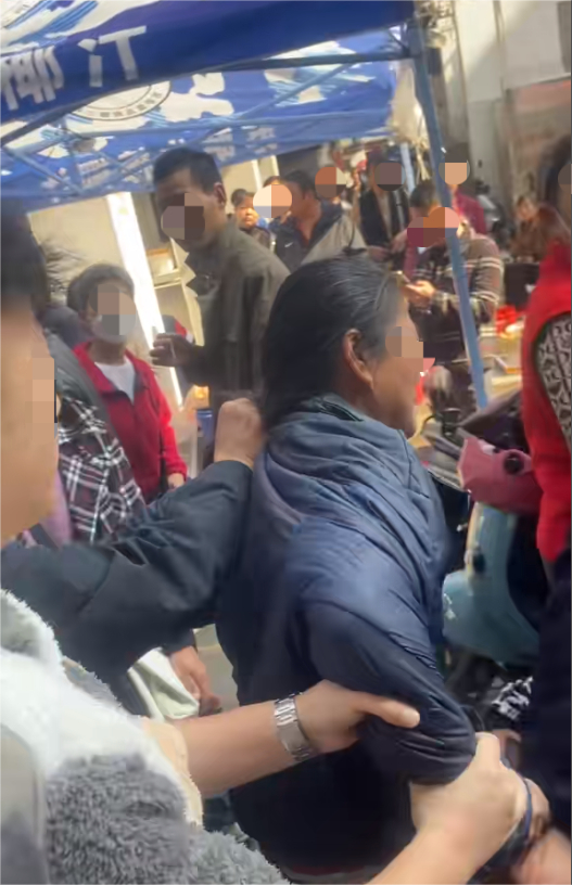 江西南昌一地出现人贩子当街偷小孩多方回应