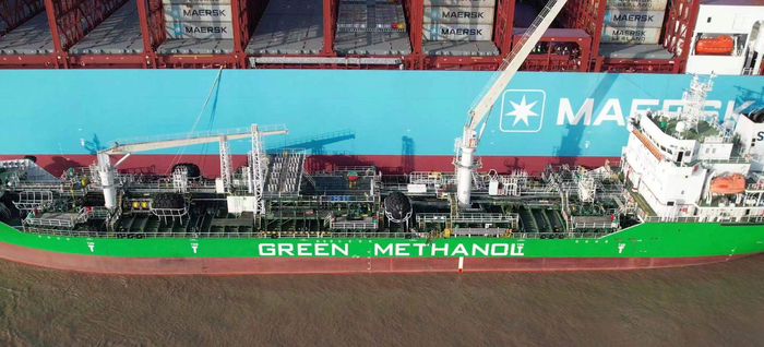 马士基旗下“阿斯特丽德马士基”轮靠泊上海洋山港，并实现中国首次绿色甲醇加注