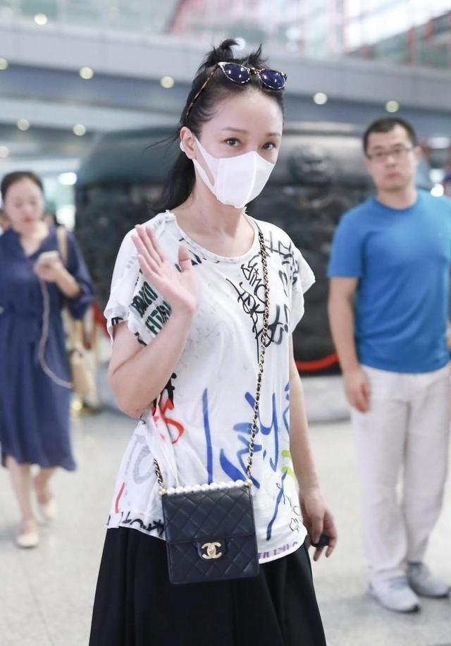 裹着2块布就走机场,上半身任性 下半身潇洒|周迅|印花|下半身_新浪