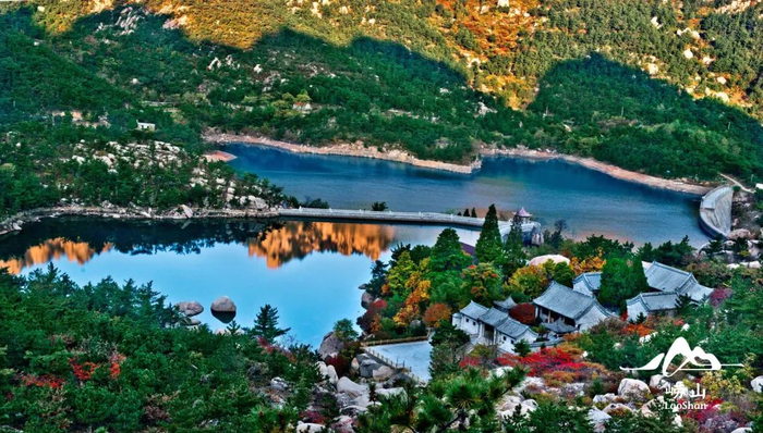 甘露赐福——塘子观——木栈道——铁索桥——黄岭后——观景台