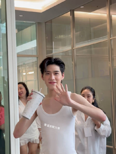 林祎凯真的好美我哭死完美的腋下管理240411ppkrit王权宋干节活动king