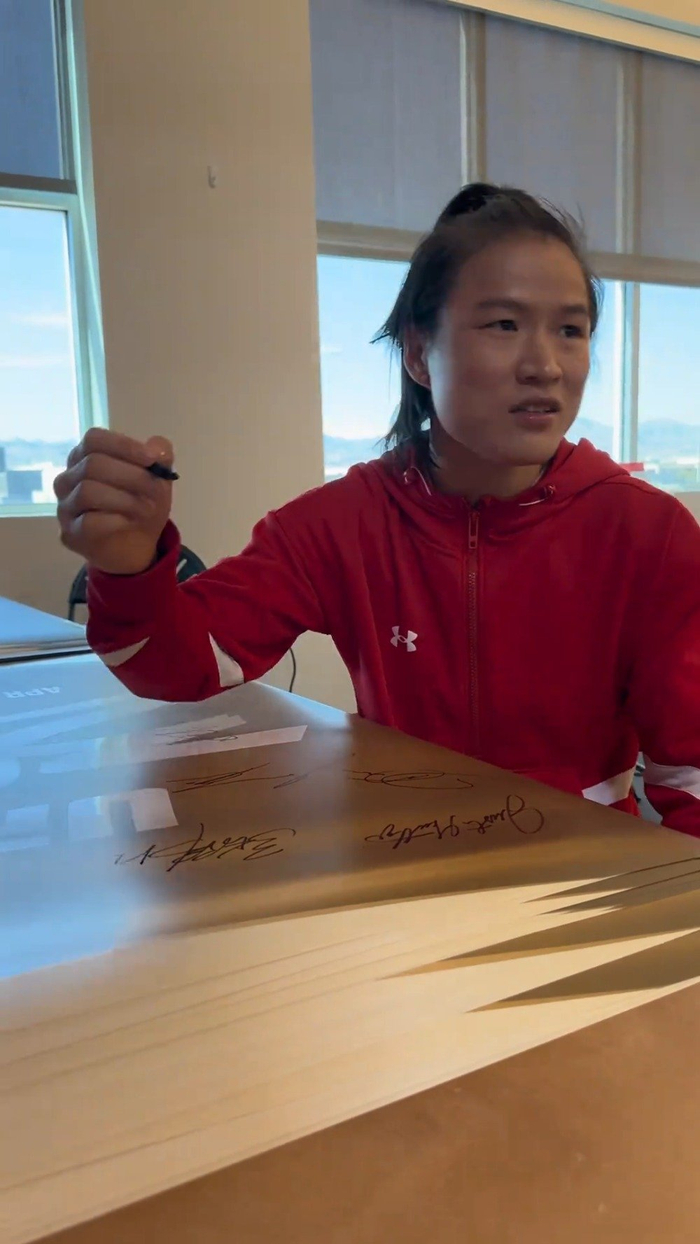 玛格南张伟丽zhangweili感慨ufc200的时候她还在当销售