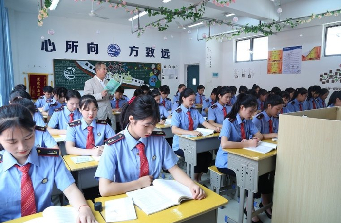 南昌向远轨道技术学校:培养未来的铁路轨道之星|轨道|学校|南昌_新浪