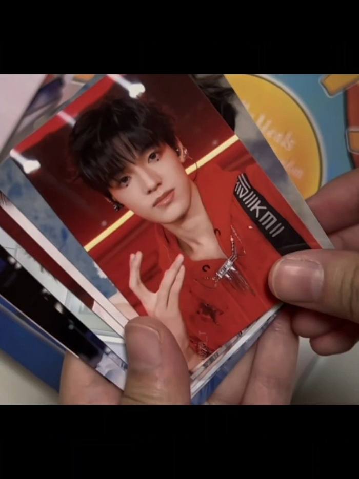 tf家族三代齿轮舞台周边家族款小卡扫图幕布之后的美貌你觉得谁秒了