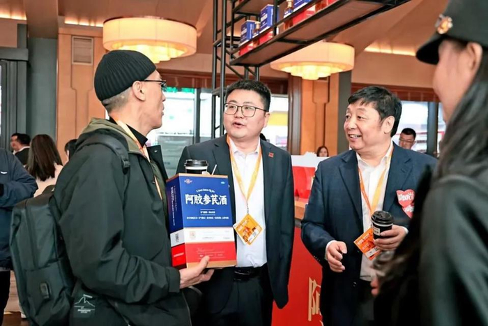 金标阿胶,精装阿胶,阿胶参芪酒,参茸阿胶,阿胶补血口服液,速溶阿胶