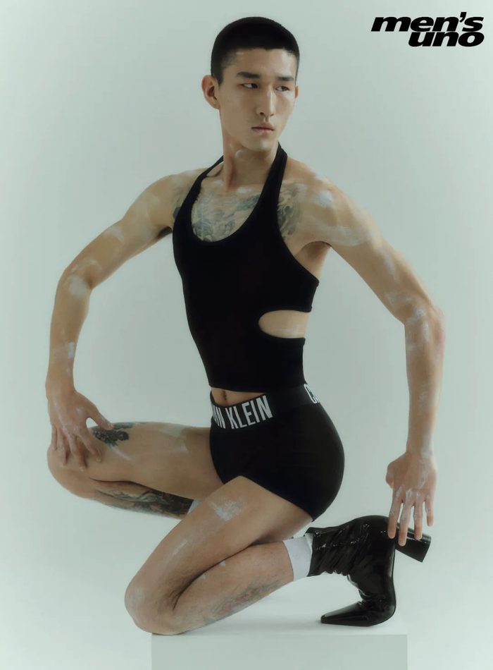 klein underwear黑色高跟鞋/saint laurent回国之后,李子龙还在继续
