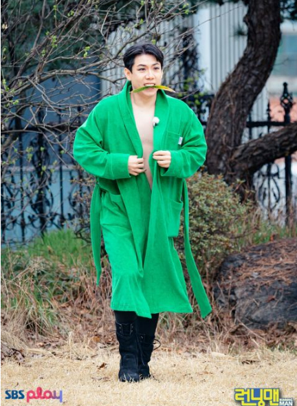 runningman新海报刘在锡金钟国haha与梁世灿下身失踪超爆笑