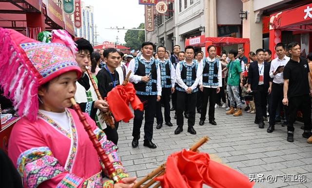 庆祝广西三月三大联欢活动在百色欢乐启动|瑶族|百色|千姿_新浪新闻