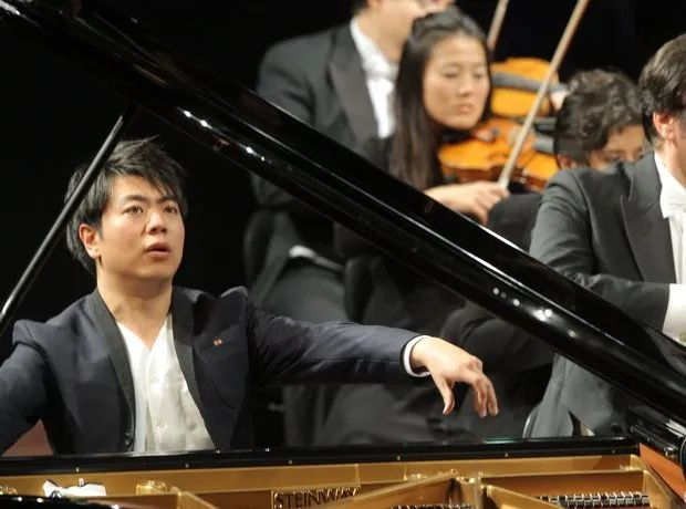 独家郎朗留名星光大道这是中国音乐家的好开始