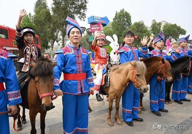 庆祝广西三月三大联欢活动在百色欢乐启动|瑶族|百色|千姿_新浪新闻