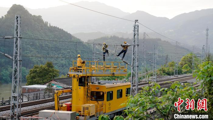 焦柳铁路完成集中修保障汛期运输安全