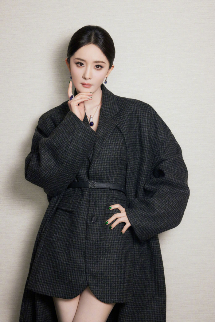 杨幂|棒球帽|盘扣_新浪新闻