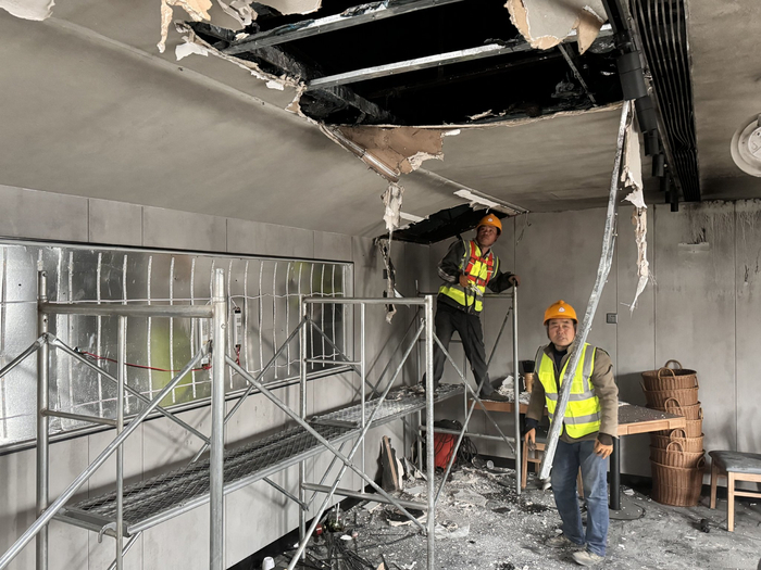 北京前门起火面馆二层违建开始拆除将恢复平房原貌