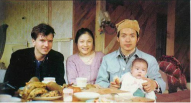 顾城杀妻后自尽留下他厌恶的独子小木耳被送养后现在他怎样了