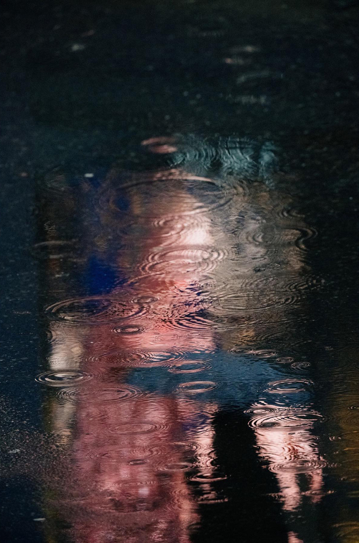 谁懂,雨天独有的潮湿暧昧 | 艺外