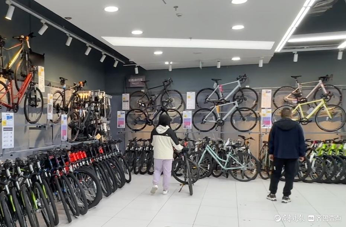 城市骑行风靡热销款自行车一车难求