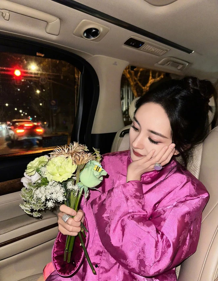 杨幂|棒球帽|盘扣_新浪新闻