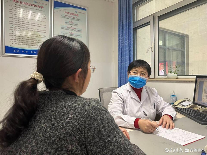 医者仁说韩燕充满爱心对待每一位患者以最小的创伤解决病痛