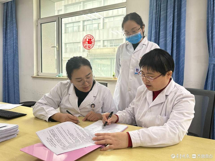 医者仁说韩燕充满爱心对待每一位患者以最小的创伤解决病痛