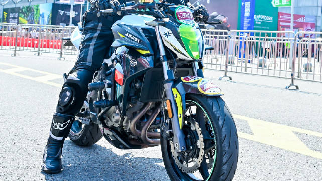 c弯出道自此前路无畏春风650nk帅气的出场漂亮的压弯2024中国摩博会c