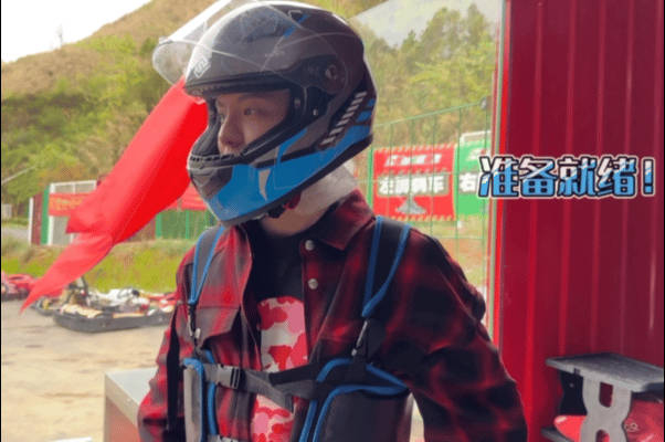 biiiii毕雯珺 主打一个有求必应 卡丁车vlog火速上线…_新浪新闻