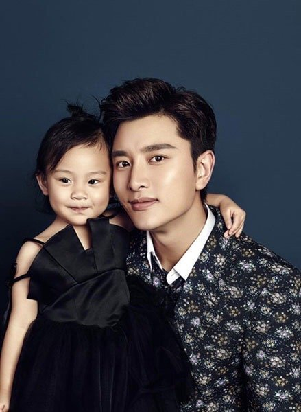 看得出来贾乃亮和甜馨之间的父女情感深厚且真挚