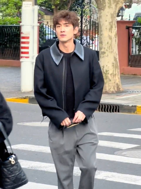 近期的林更新明显又瘦了好多186的身高150斤都不到真的很瘦了