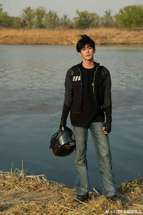 夏之光机车写真 真的好阳光好帅气!