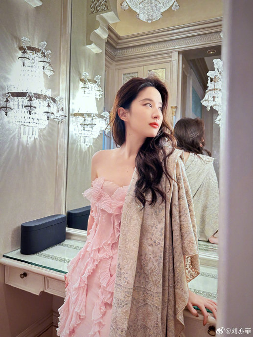 仙女姐姐笑得好甜 真的好有气质|仙女|刘亦菲|气质_新浪新闻