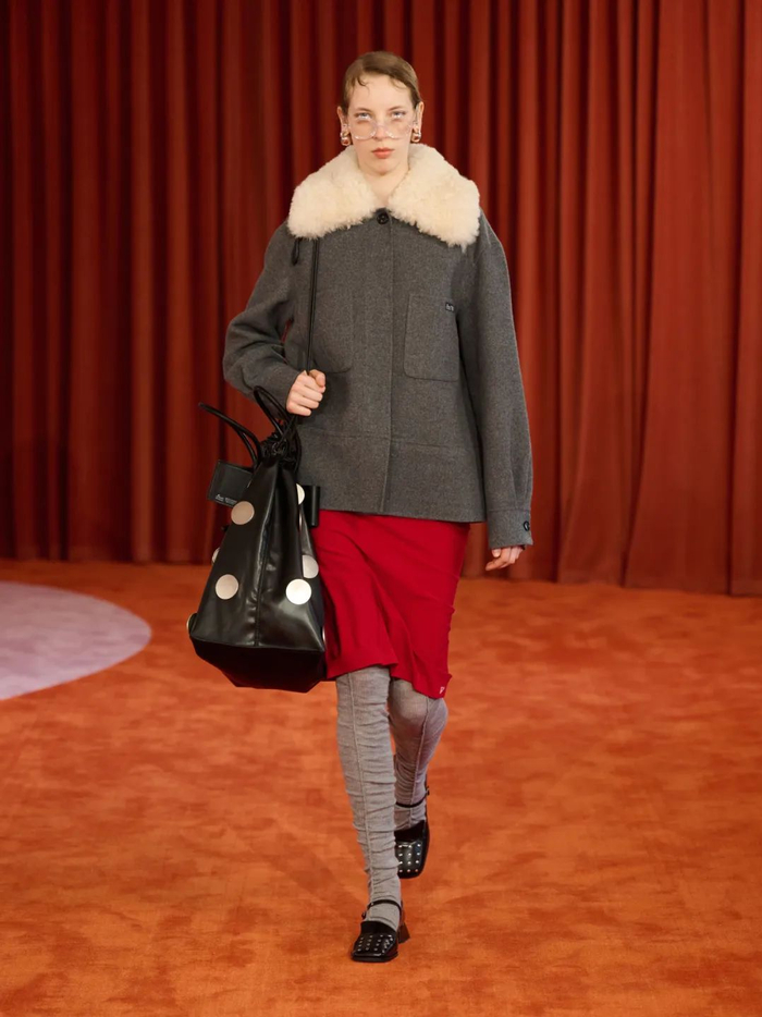 没有隆重的造型,没有华丽的秀场,谁能想到周星驰在"食神"里最厉害的是