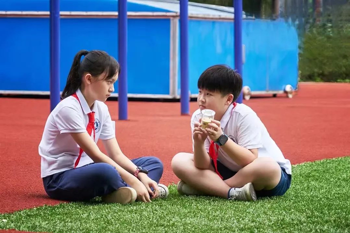 大人们往后退退,轮到10后爆改世界了|杨哲|伊诺|坏人_新浪新闻