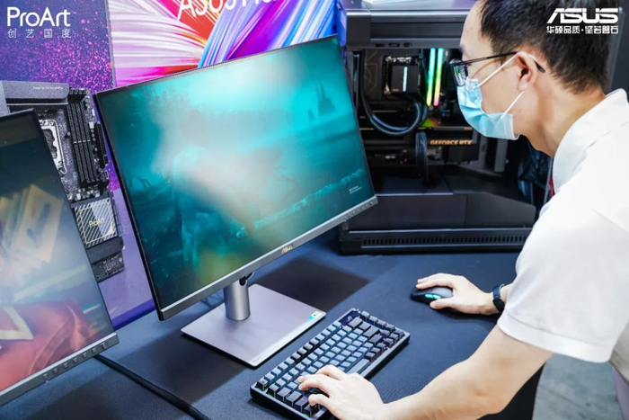 区域选用的proart全家桶采用的是proart geforce rtx 4070 super 012g
