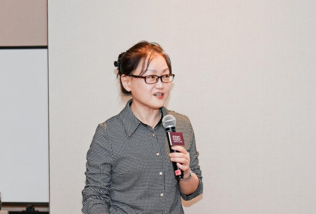 图9苏楠教授代表发言