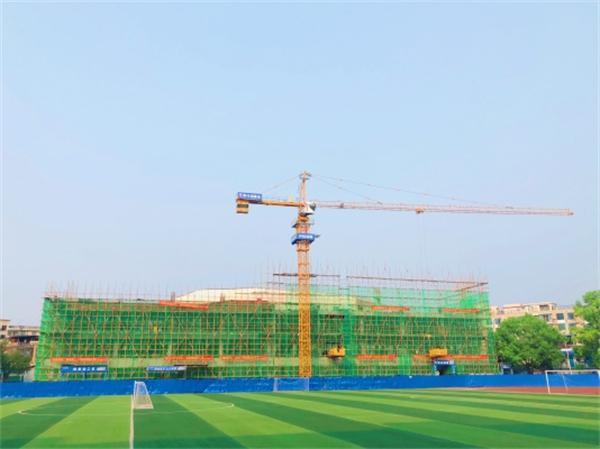 县领导调研嘉禾五中特立体艺馆项目建设情况